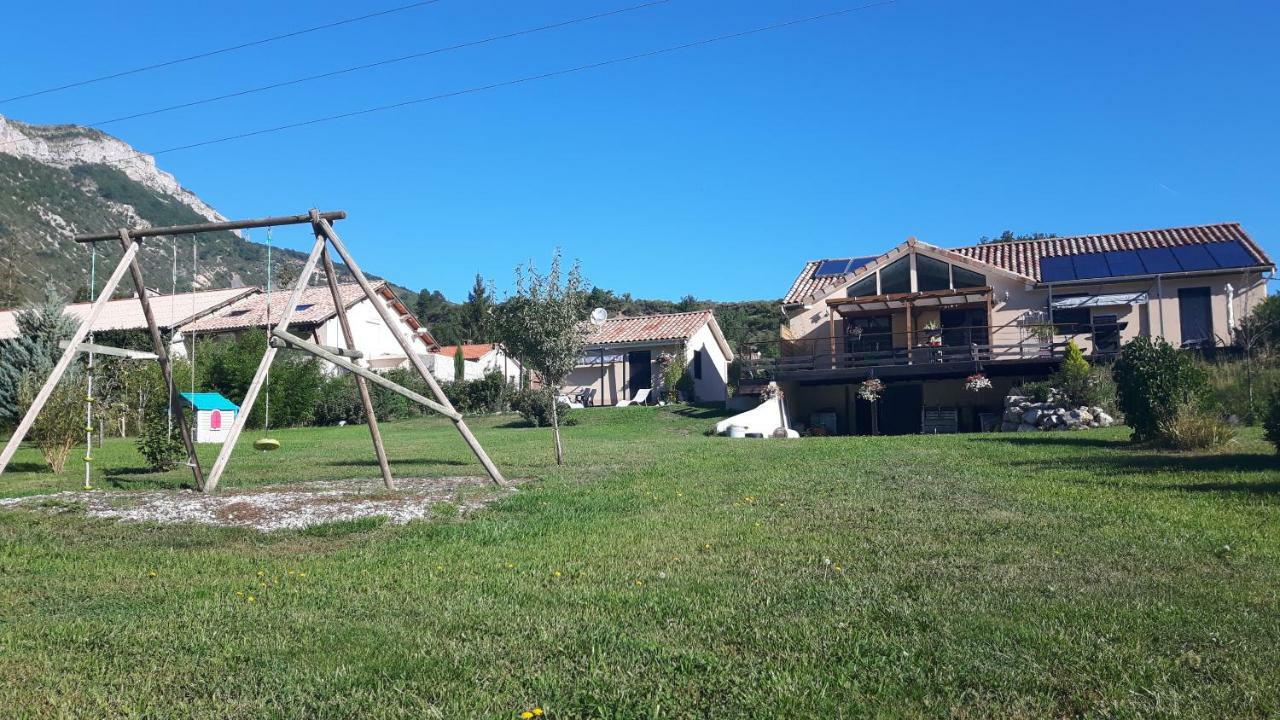 La Petite Maison 05 Trescléoux Esterno foto
